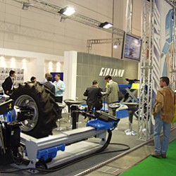 GIULIANO auf der Automechanika 2004