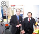Snap-on Equipment auf der I.H.M. Internationale Handwerksmesse 2005. Holger Seeliger (li.), Vertrieb Weinmann Werkstatt-Technik und Vertriebsleiter Roland Hortig von Blackhawk.  