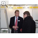 NISSAN Aftersales Forum 2006 Dirk Goldgrabe (li.), Elektron Bremen, kam mit seiner neuen Punktschweissmaschine multispot 100 EXPERT auf das NISSAN Aftersales Forum nach Kln.  