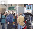 IHM Internationale Handwerksmesse 2006 Martin Adams (mitte), Vertriebsleiter HUNTER Deutschland, informiert die Fachbesucher ber die neue patentierte Wuchttechnologie SmartWeight.  