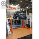 I.H.M. Internationale Handwerksmesse München Fr eine geringere Einschwenkhhe wurden die Tragarme der mobilen Finkbeiner Bhne erneuert.  