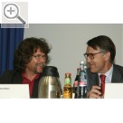 REIFEN Essen 2008 Gutachter Michael Immler (li.) und Peter Sponagel, Technischer Geschftsfhrer des wdk Wirtschaftsverband der deutschen Kautschukindustrie e.V., im Rahmen der BRV/wdk - Fachtagung Montage / Demontage von UHP- und Runflat-Reifen.  