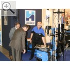 autopromotec 2009 Kennen sich noch aus gemeinsamen Zeiten bei HOFMANN Werkstatt-Technik - Volkmar und Mirko Schumann von Schumann Werkstatt-Technik zu Besuch bei Peter Dau von HOFMANN MEGAPLAN.  