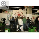 VmA-Technika 2009 in Nürnberg Dicht belagert - die automatische Reifenmontiermaschine von CEMB.  