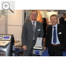 AMITEC 2010 in Leipzig Werner Arpogaus, Geschftsfhrer TEXA Deutschland und Gerd Pollakowki vor dem neuen AXONE SMART.  