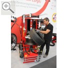 Automechanika 2010 Die CORGHI MASTER 26 ist unverndert ein Mastab in der Oberklasse der Montiermaschinen-  