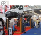 autopromotec 2011 in Bologna hetra Radgreiferanlage auf dem Stand von Pesci Attrezzature Italien, den auf LKW Werksttten spezialisierten Handelspartner der MAHA Group in Italien. HETRA Hebebhnen LKW - berflur - Radgreiferanlagen