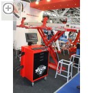 autopromotec 2011 in Bologna Das macht Sinn, ein Computerrack gespart - auf der autopromotec 2011 wurde die Kombination von SHARK Karosserievermessung und PRISM Fahrwerkvermessung gezeigt. So kann ein Computersystem entfallen.  