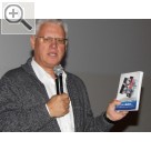 COPARTS Profi Service Tage 2012. Ulrich Wohlgemuth wies auf die gemeinsame Publikation der Reihe "Zu Ende denken" mit dem KRAFTHAND Verlag hin.  