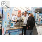 Wessels + Müller Werkstattmesse 2013 Vorfhrung des neuen lastfreien und schwenkbaren HAZET Federspanners.   