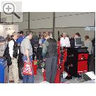 -- AMITEC 2004 --- Auf dem Stand von GEHLHAAR Werkstatt-Technik und Haweka Glauchau. Marco Jirmann in Aktion.  