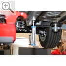 Automechanika Frankfurt 2014 ber die "Hnger" an den Messpunkten wird die gesamte Karosserie vermessen und im 3D-Raum dargestellt.  