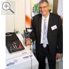 PV LIVE! 2015 in Hannover Brain Bee auf der PV LIVE! 2015 in Hannover - Hans-Peter Schuffele mit dem neuen TPMS Tool B-TP1000.  