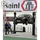 Impressionen von der Automechanika 2016. ATH-Heinl prsentierte auf der Automechanika 2016 die neue hydraulische Zweisulenbhne ATH-Master Lift.	 ATH Heinl 