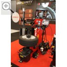 Autopromotec 2017 in Bologna. CORGHI Unifofmity Radmontage-
 und Diagnosemaschine auf der Autopromotec 2017 in Bologna.
 Corghi 