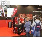 Autopromotec 2017 in Bologna. Vorführung der CORGHI Unifofmity Radmontage- und Diagnosemaschine. Uniformity ist Montieren und Matchen in einer Maschine. Das spart Nacharbeit beim Wuchten der Räder. Corghi 