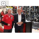 STAHLGRUBER Leistungsschau 2017 in Nürnberg Bei KS Tools auf der STAHLGRUBER Leistungsschau 2017 in Nürnberg - Werner Knackstedt, Vertrieb KS Tools (li.) und Bernd Fuchs, früher KS Tools, heute bei FEDERAL MOGUL.  