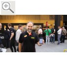 Automechanika Frankfurt 2018 Andrea Notari zeigt alle Ergebnisse auf dem Handy.  