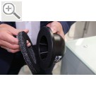 Automechanika Frankfurt 2018 Guter und sicherer Reifenservice braucht saubere Anlageflächen für die Felgen. Die Schleifkörper können einfach mit Glättverschuss auf dem Träger aufgesetzt werden.  