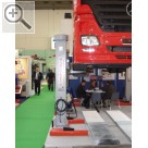 Sherpa auf der Automechanika 2004 Radgreiferanlagen sind flexibel und bieten optimale Arbeitsfreiheit unter dem LKW.  