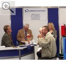 Messeimpressionen von der Automechanika 2004 Teil 2. Gute Stimmung ist bei Techness und der Familie John immer angesagt.  