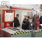 Messeimpressionen von der Automechanika 2004 Teil 2. CARTEC kombiniert seine LKW-Bremsprfstnde mit den C-net Tacho-Messgerten von Tachocontrol Semmler.  