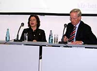 Anita Friedel-Beitz,  Chefredakteurin kfz-betrieb und Heinrich Frost, Forstmarketing