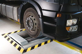 Der MB 8100 mit 1.100 mm Rollenlänge für Spurweiten von 800 – 3.000 mm