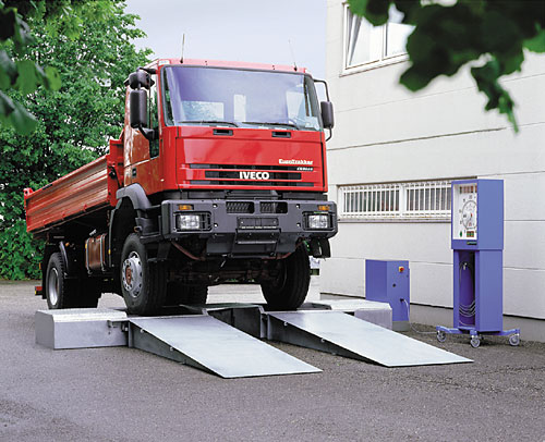 Der microbrake 8000 in semimobiler Ausführung: Die Alternative bei Installation ohne bauliche Maßnahmen im Aussen- oder Innenbereich.