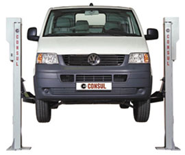 Die Consul Supra 2.35 hebt  mittlere Transporter mit kurzem und langem Radstand.